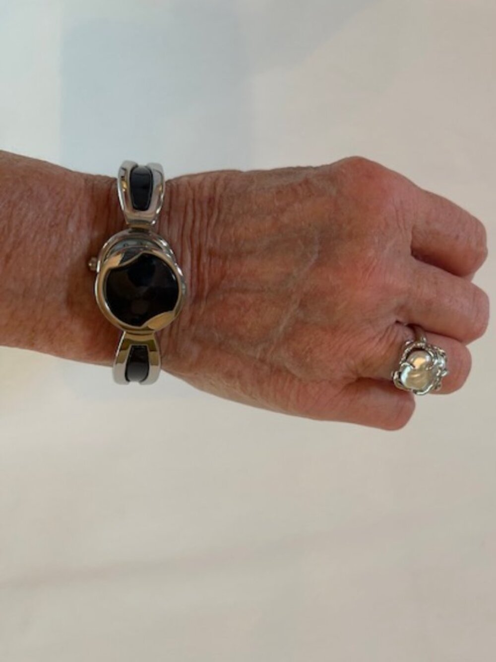 GENEVA | Covered Dial Ladies' watch Black-Silver Cuff Bangle-NEW Battery-EUC